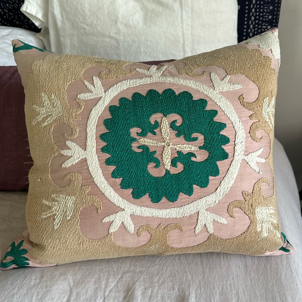 Decorative pillow
